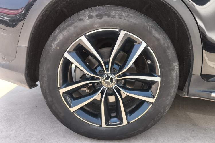 Used Mercedes-Benz GLC 2020 Facelift GLC 300 L 4MATIC Dynamic Edition
