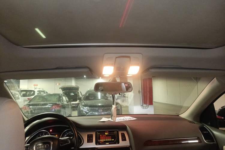 Used Audi Q7 2010 3.6 FSI quattro base version Headliner