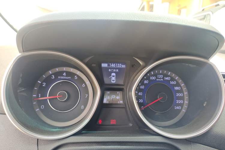 Used Hyundai Elantra (5th Generation / Langdong) 2015 1.6L Automatic Leading Model Odometer Close Up