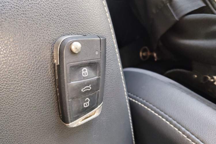 Used Volkswagen Tiguan L 2017 330TSI Automatic Two-Wheel Drive Luxury Edition Vehicle Key