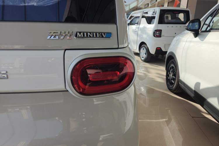 Used Wuling Hongguang MINIEV 2024 3rd Generation 215km Youth Edition