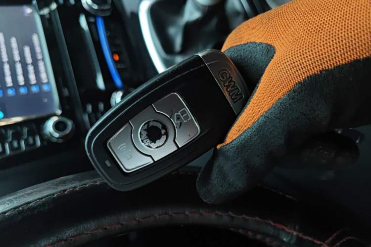 Used Haval H6 2015 Upgraded Model 1.5T Manual Two-Wheel Drive Elite Version
