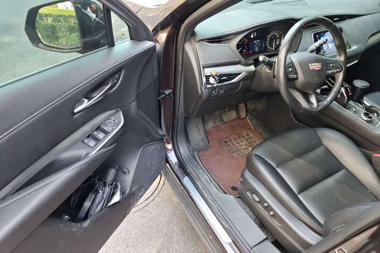 Used Cadillac XT4 2020 28T Two-Wheel-Drive Leading Version
