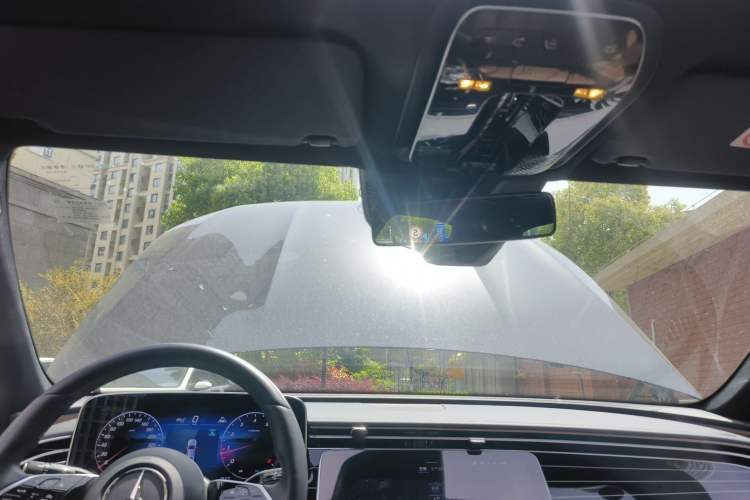 Used Mercedes-Benz E-Class 2024 E 260 L Headliner