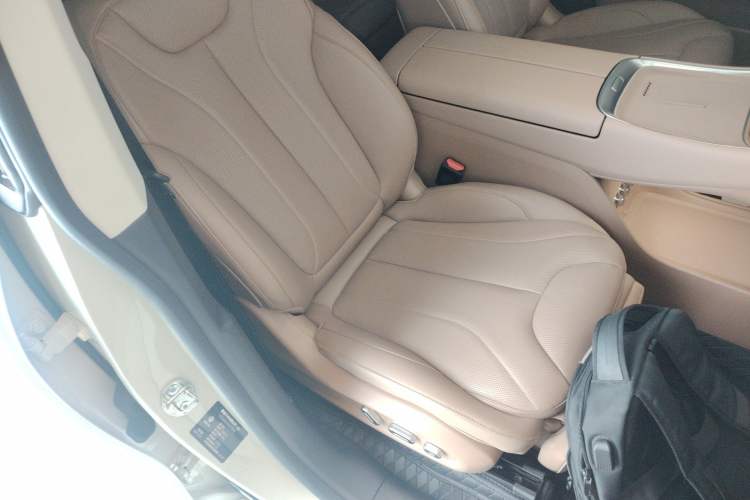 Used Leapmotor C11 2026 All-Electric 640 LiDAR Prestige Edition Right Front Seat