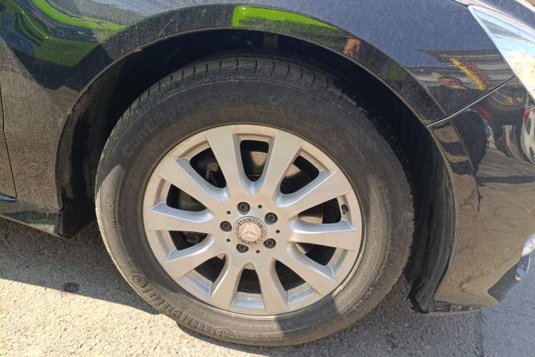 Used Mercedes-Benz R-Class 2014 R 320 4MATIC Business Model Right Front Wheel Hub