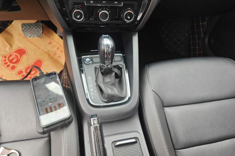 Used Volkswagen Sagitar 2017 180TSI Automatic Luxury Edition
