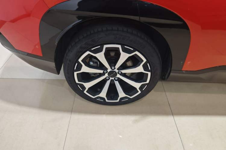 Used AION V 2024 Aion Tyrannosaurus 650 LiDAR Edition
