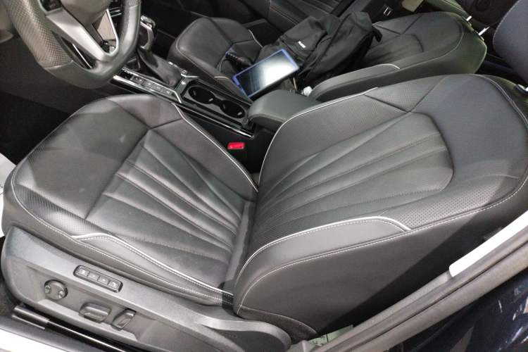 Used Volkswagen Passat 2024 380TSI Starry Sky Flagship Edition Left Front Seat