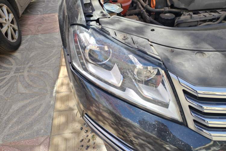 Used Volkswagen Magotan 2012 1.8TSI Luxury Model Right Front Headlight