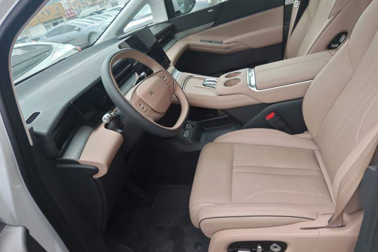 Used XPeng X9 2025 740 Ultra-Long Range Max Left Front Seat