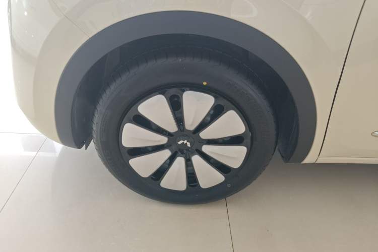 Used Wuling Bingo 2025 333 km Enjoyment Version Left Front Wheel Hub