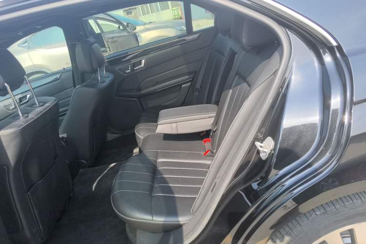 Used Mercedes-Benz E-Class 2015 E 260 L Sport & Fashion Model