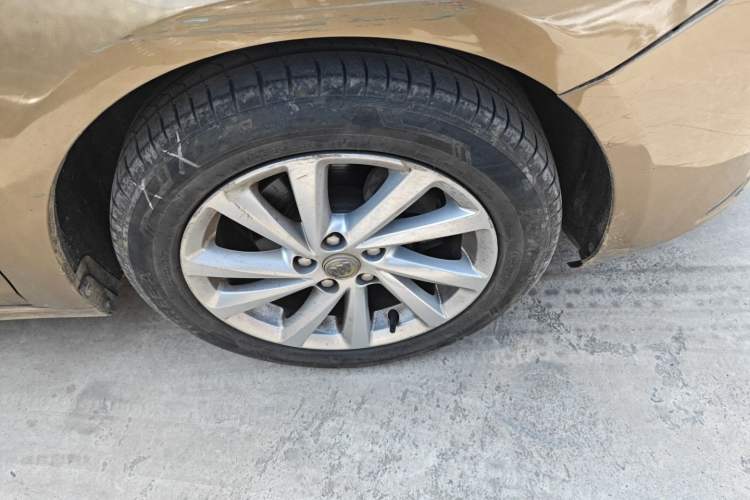 Used Buick Verano 2015 Sedan 15S Automatic Leading Model Right Front Wheel Hub