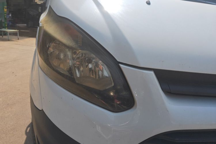 Used Ford Transit 2017 2.0T Diesel Multi-Function Commercial Vehicle Mid-Drive Mid-Roof China V Standard
