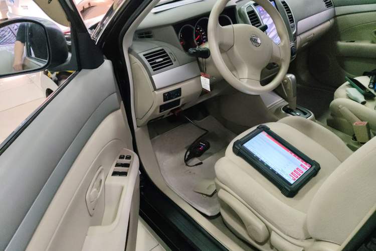 Used Nissan Sylphy 2012 Classic 1.6XE Automatic Comfort Edition Left Front Seat