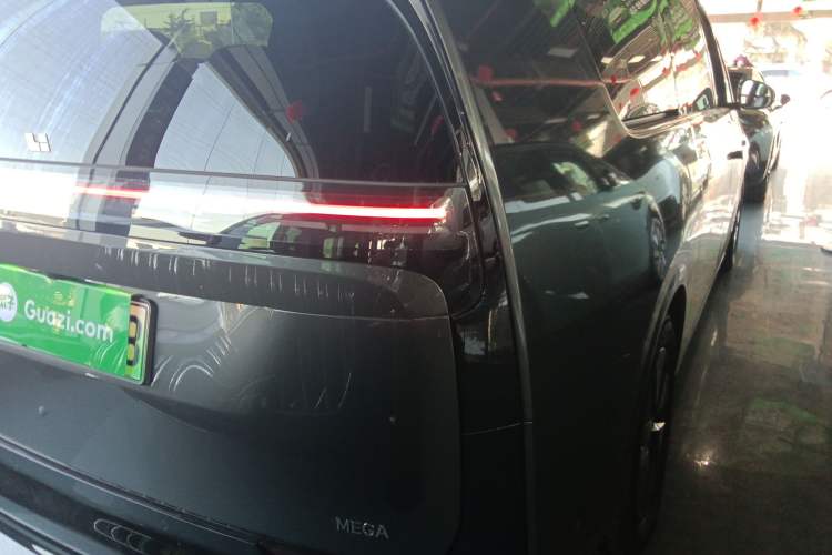 Used Li Auto MEGA 2024 Ultra Model Exterior 6