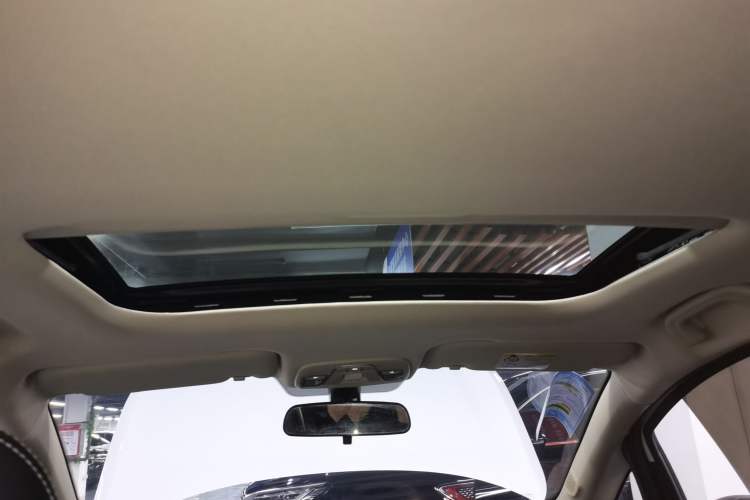 Used Geely Auto Vision X3 2020 1.5L CVT Luxury Model Headliner