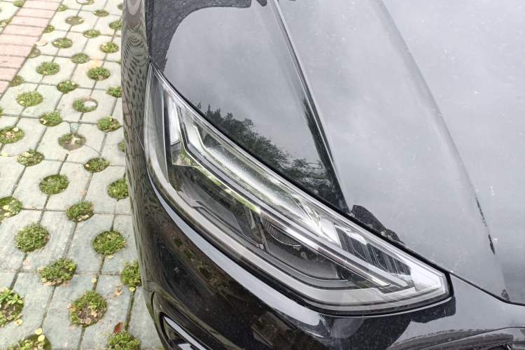 Used Audi Q5L 2025 quattro 45th Anniversary Edition 40 TFSI Luxury Dynamic Model Right Front Headlight