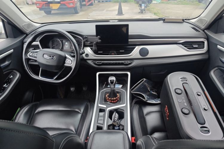 Used Geely Auto Vision X6 2020 1.4T Manual Luxury Model Center Console