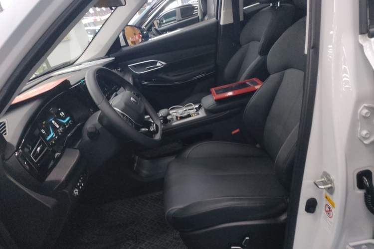 Used CHANGAN X7 PLUS 2024 1.5T Automatic Luxury 7-Seater Left Front Seat