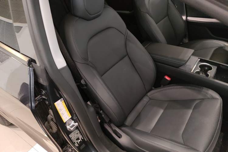 Used Tesla Model 3 2023 Long-Range All-Wheel-Drive Version
