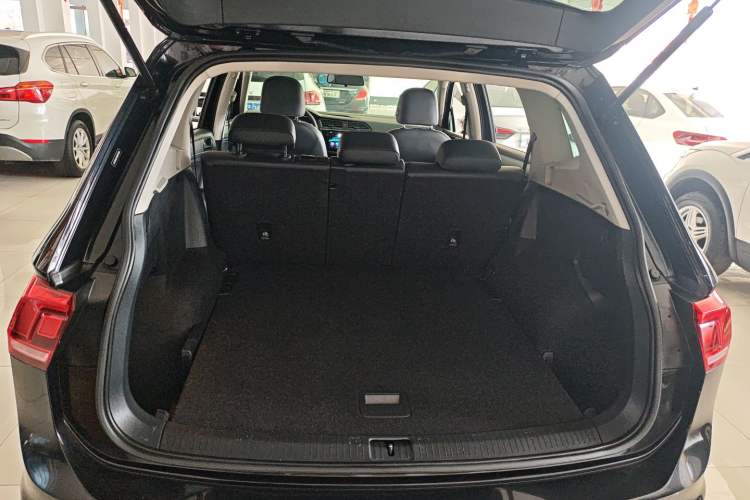 Used Volkswagen Tiguan L 2021 330TSI Automatic Two-Wheel Drive Smart Edition Trunk