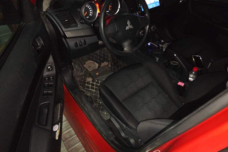 Used Mitsubishi Lancer EX 2012 Xinyuan Edition 2.0L Manual Comfort Model Driver Seat