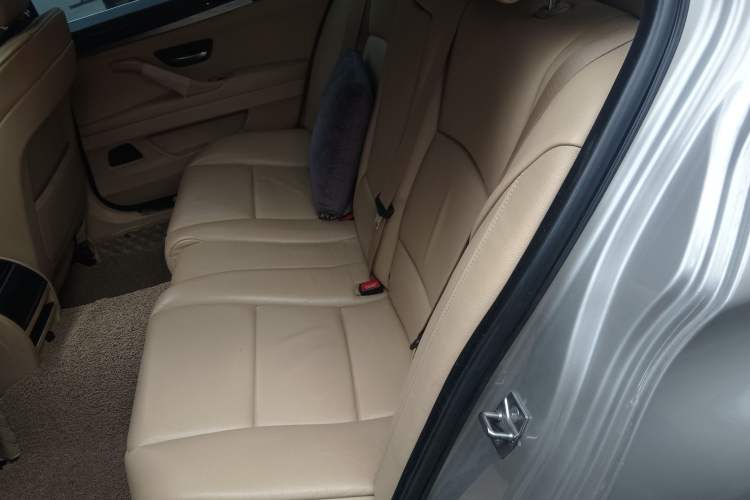 Used BMW 5 Series 2013 530Li Leading Model
