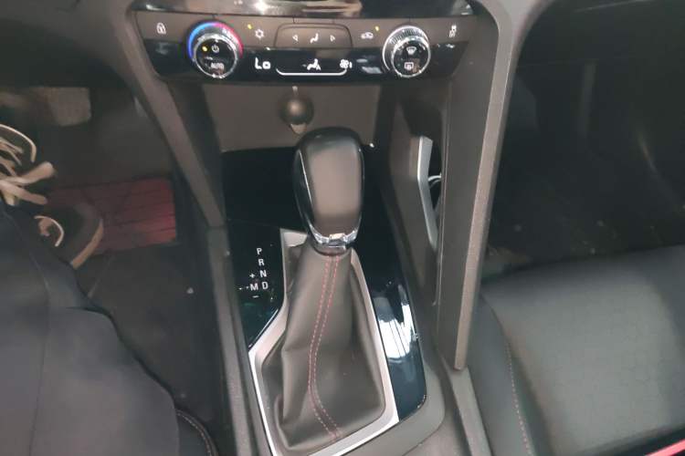 Used Chevrolet Orlando 2020 Light Hybrid Redline 530T Automatic Enjoyment Edition (5+2 Models)