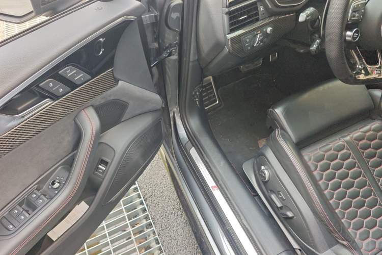 Used Audi RS 4 2021 RS4 Avant Obsidian Edition
