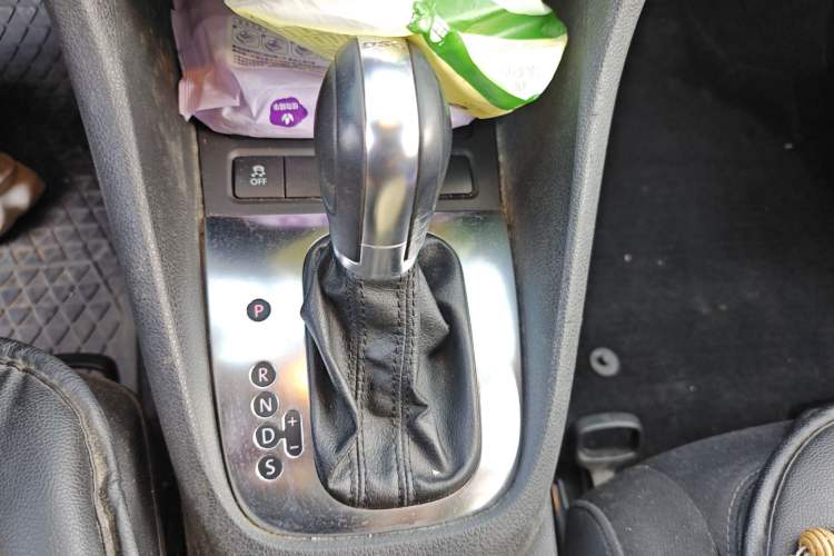 Used Volkswagen Golf 2011 1.4 TSI Comfort Travel Edition Gear Lever