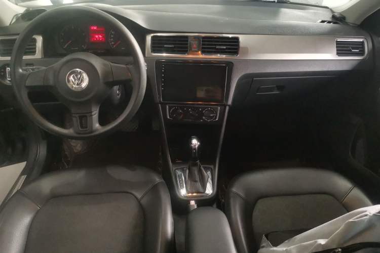 Used Volkswagen Santana 2013 1.6L Automatic Comfort Edition
