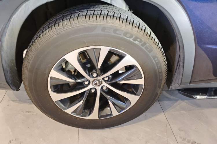 Used Lexus RX 2020 Revised Version 300 Two-Wheel Drive Elite Edition Right Rear Wheel Hub