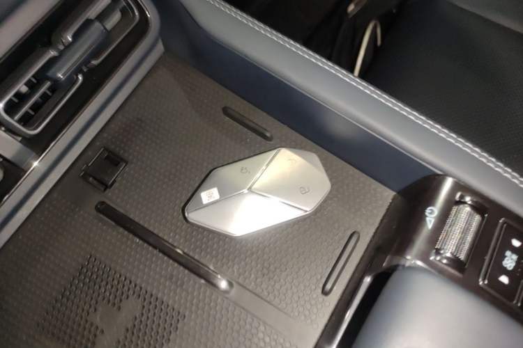 Used Formula Leopard 5 2023 Navigator Edition Vehicle Key