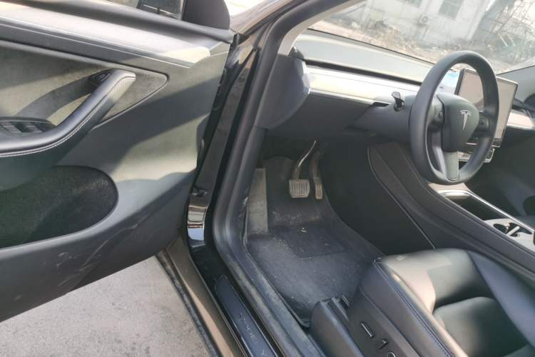 Used Tesla Model Y 2023 Rear-Wheel-Drive Version Driver Seat