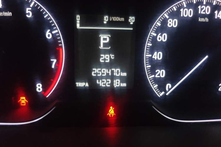 Used Honda Accord 2018 230TURBO Comfort Edition China VI Emission Standard Odometer Close Up