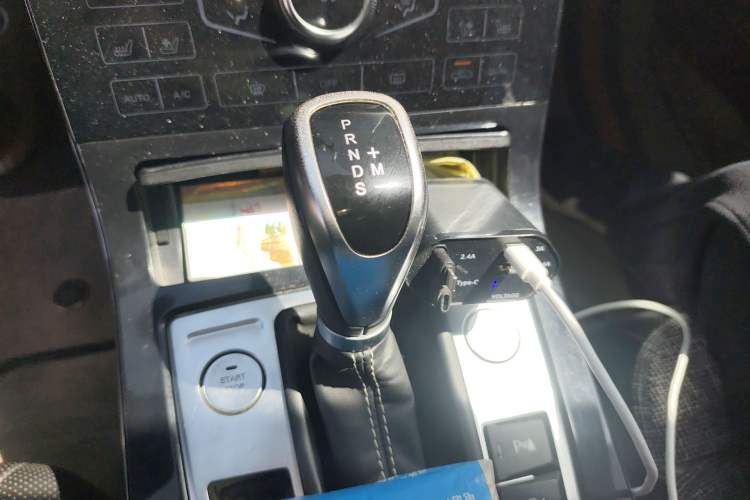 Used Hongqi H5 2019 30TD Smart Connect Dynamic Edition Gear Lever
