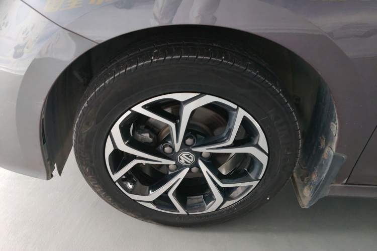 Used MG 5 2022 180 DVVT CVT Youth Luxury Edition
