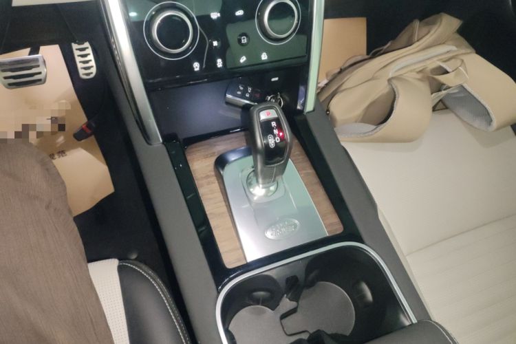 Used Land Rover Discovery Sport 2020 249 PS R-Dynamic Performance Edition Gear Lever