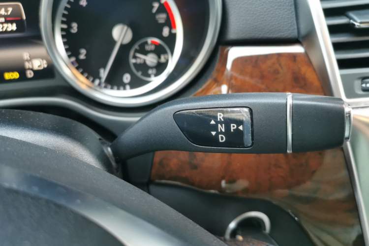 Used Mercedes-Benz M-Class 2014 ML 400 4MATIC Luxury Model