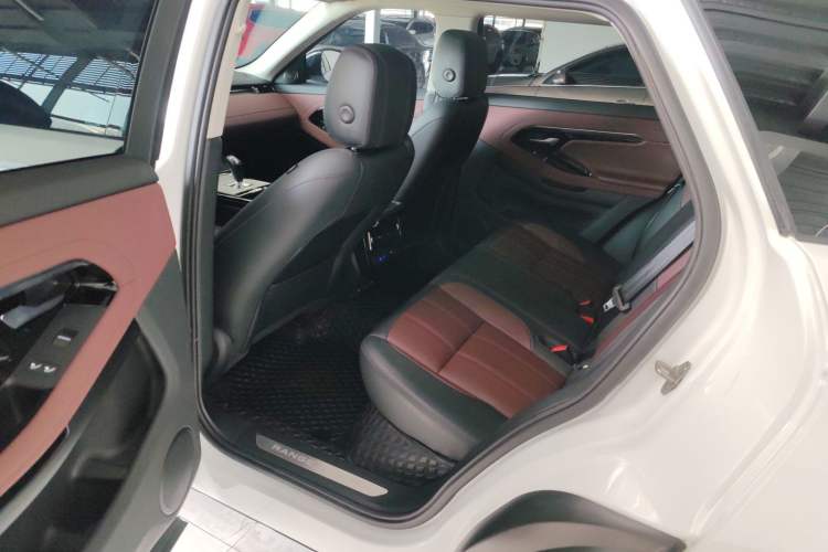 Used Land Rover Range Rover Evoque New Energy 2022 Aurora L P300e Plug-in Hybrid Electric Version