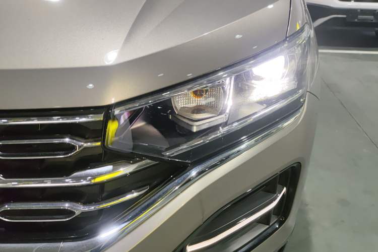 Used Volkswagen Tayron 2020 330TSI Two-Wheel Drive Luxury Smart Connectivity Version