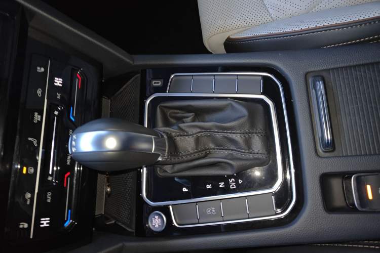 Used Volkswagen Magotan 2024 2 Million Units Zhongxiang Version 330TSI DSG Luxury Edition