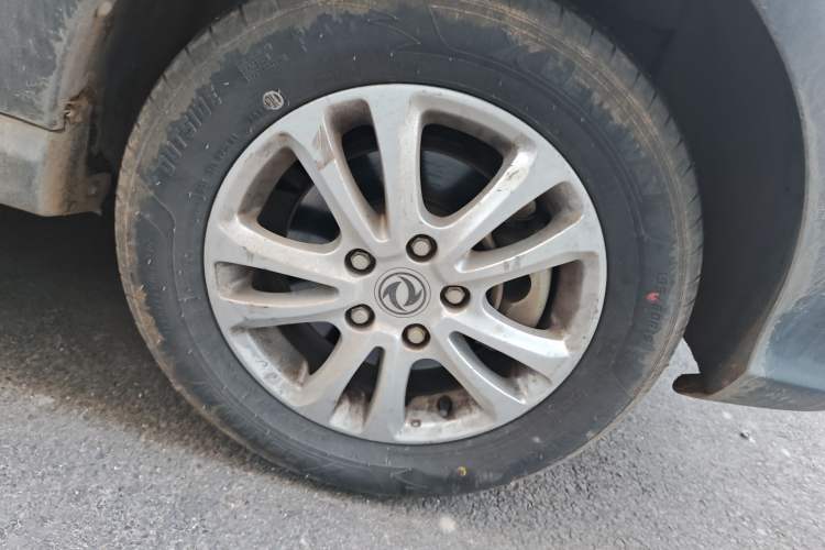 Used Dongfeng Fengon 370 2016 1.5L Manual Standard Edition SFG15-02 7 Seats
