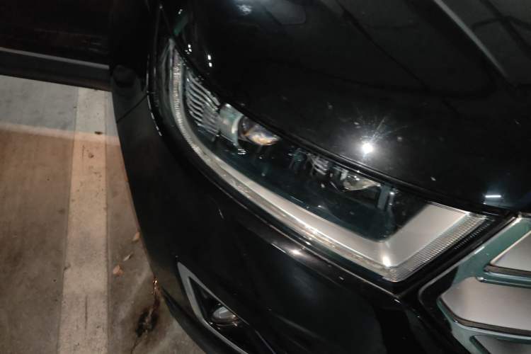 Used Ford Edge 2018 EcoBoost 245 Four-Wheel Drive Titanium 7-Seater Right Front Headlight