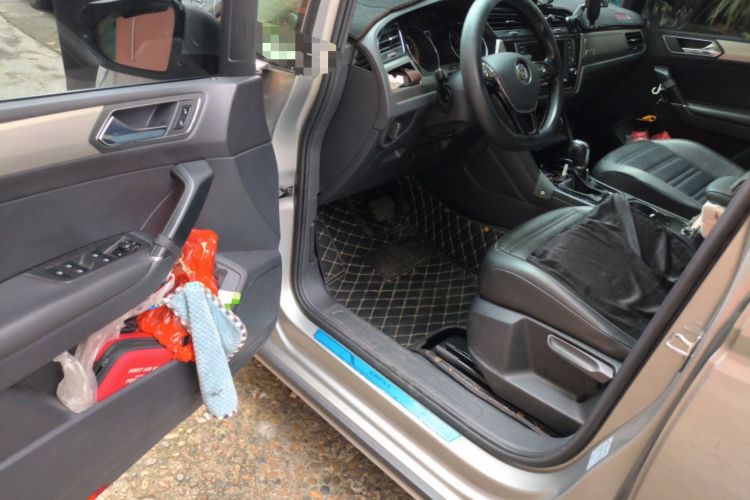 Used Volkswagen Touran 2018 Volkswagen Touran L 280TSI DSG Boundary Edition 7 Seats China V Emission Standard Driver Seat