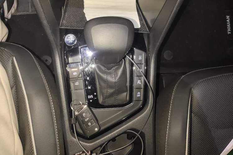 Used Volkswagen Tiguan L 2021 330TSI Automatic Two-Wheel Drive R-Line Flagship Edition
