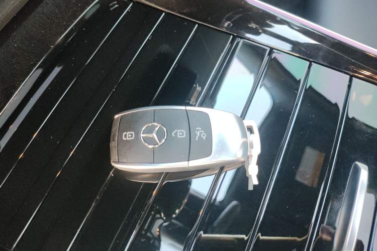 Used Mercedes-Benz EQB 2022 EQB 260 Interior 1