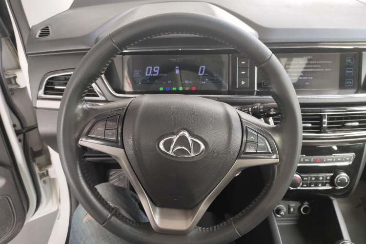 Used CHANGAN KAICHENG Oushang A600 2016 1.5L Manual Luxury 6-Seater Steering Wheel